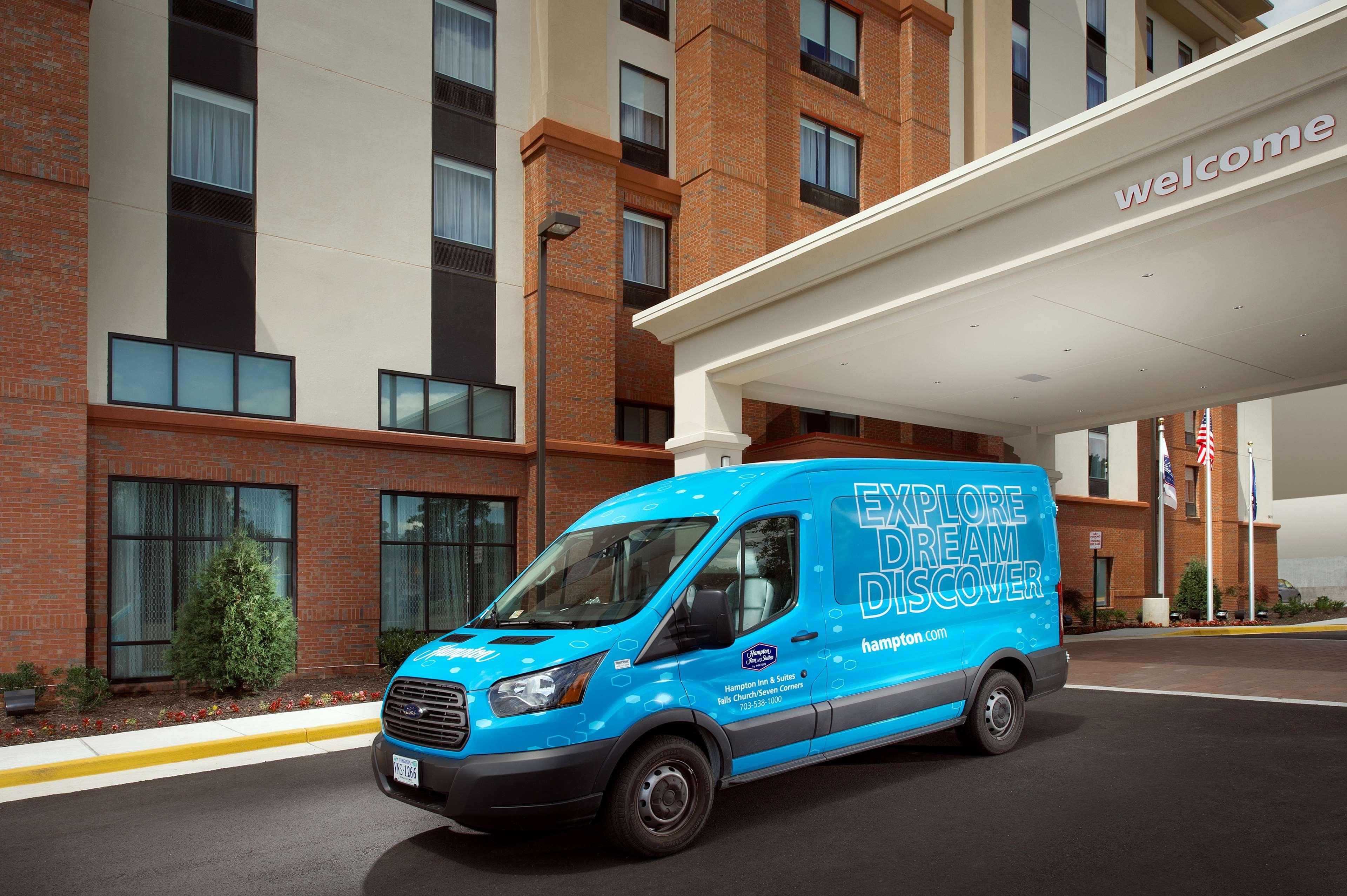 Hampton Inn & Suites Falls Church Exteriör bild
