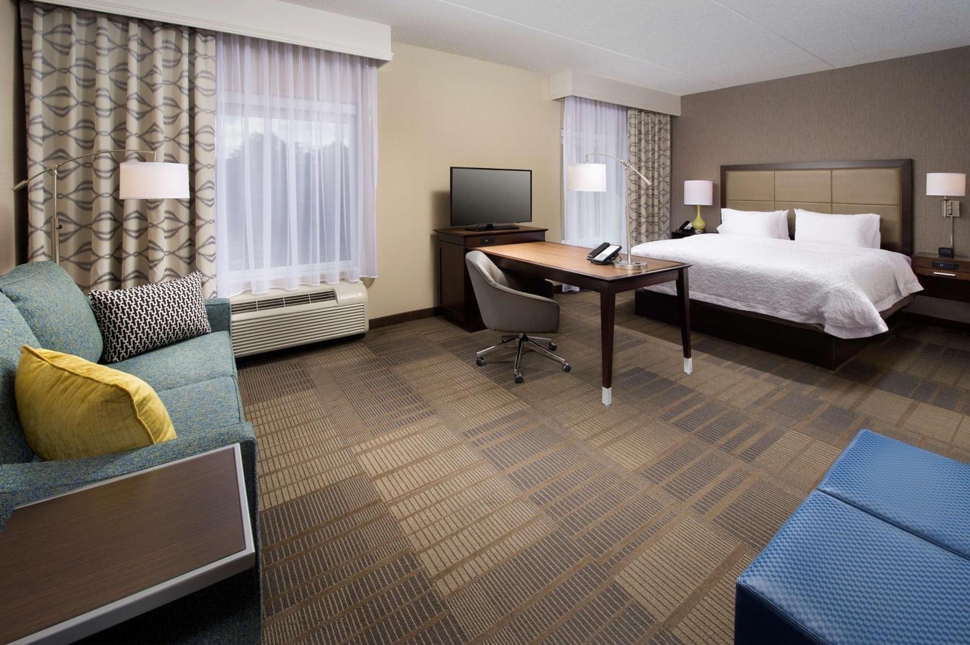 Hampton Inn & Suites Falls Church Exteriör bild