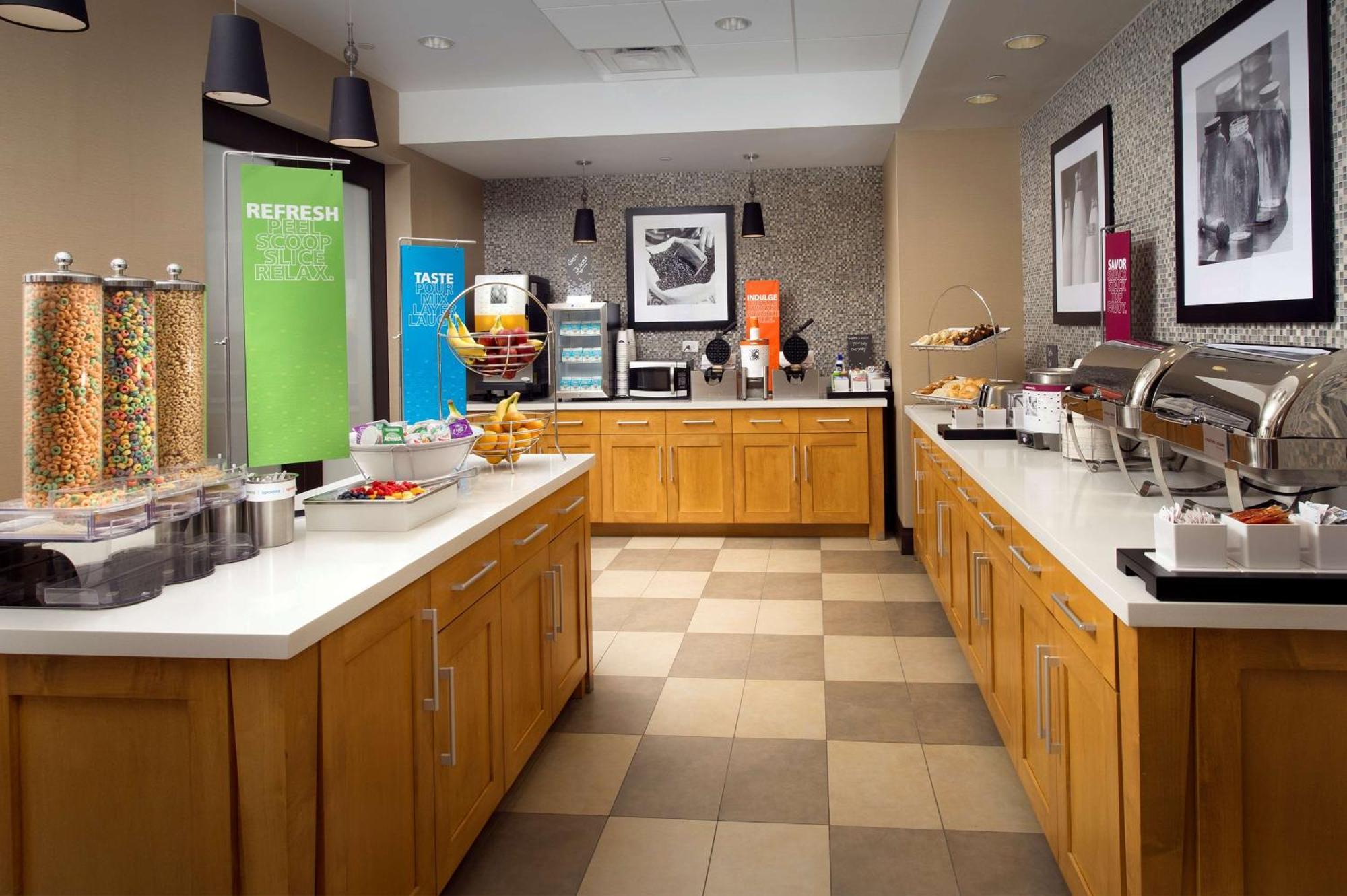 Hampton Inn & Suites Falls Church Exteriör bild